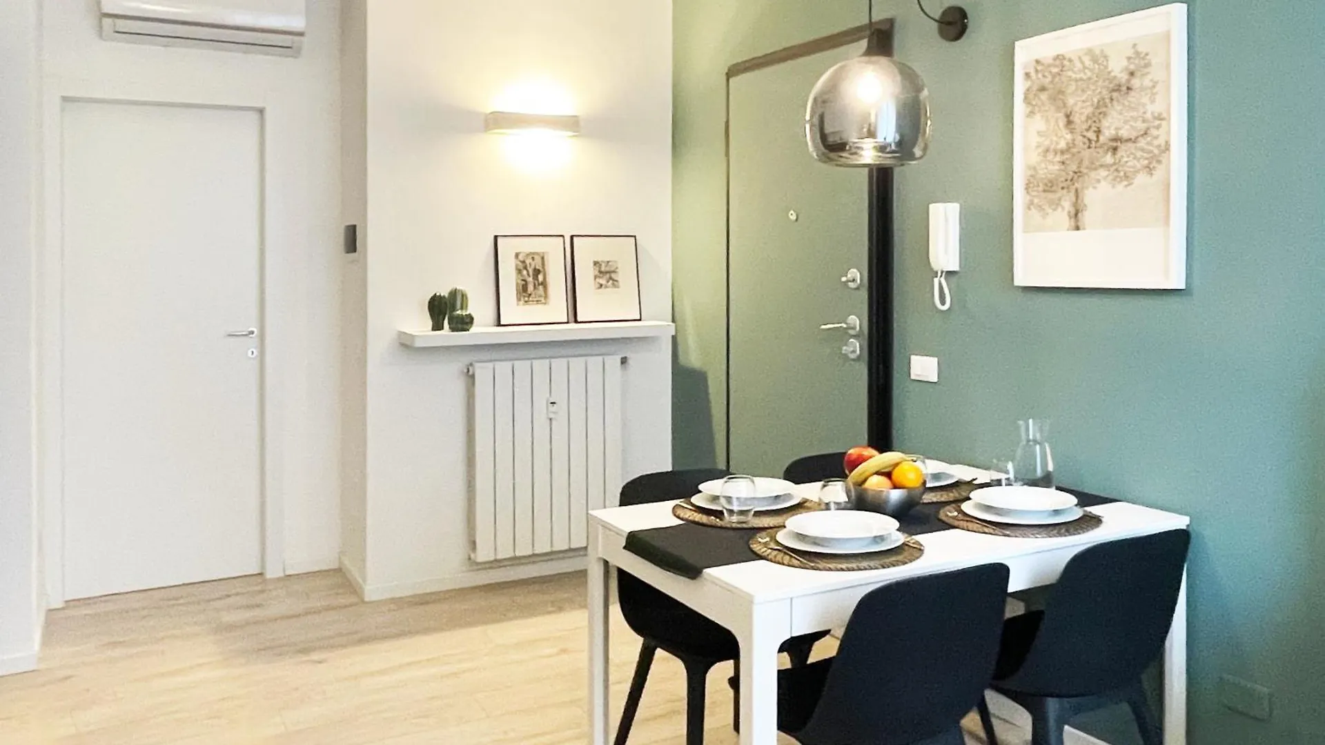 Cozy And Quiet Apartment In Isola District Milano
