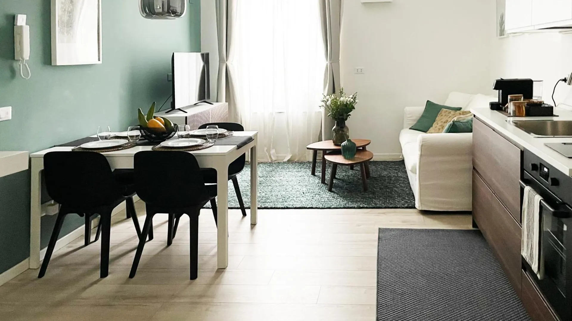 Cozy And Quiet Apartment In Isola District Milano