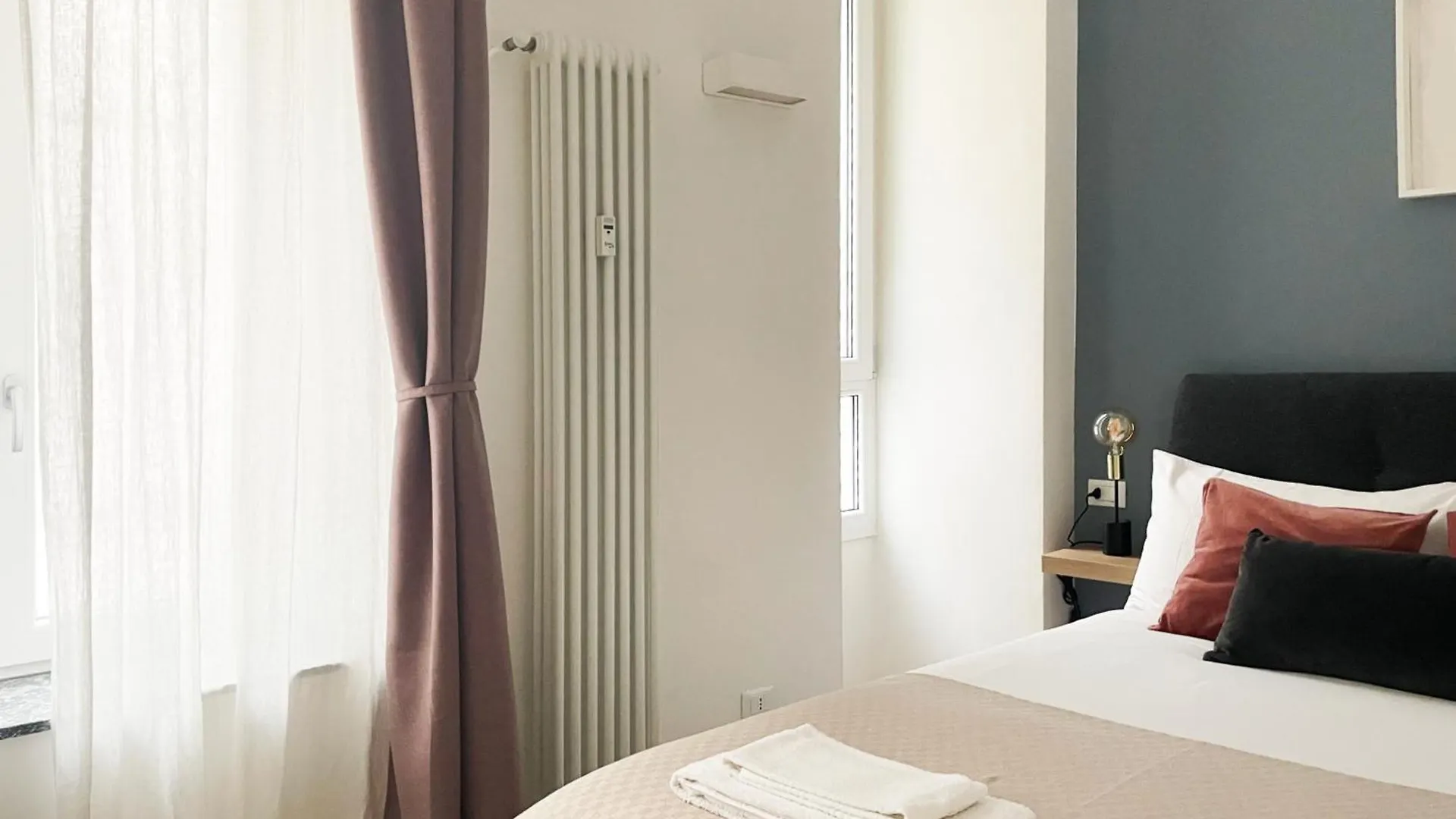 Cozy And Quiet Apartment In Isola District Milan