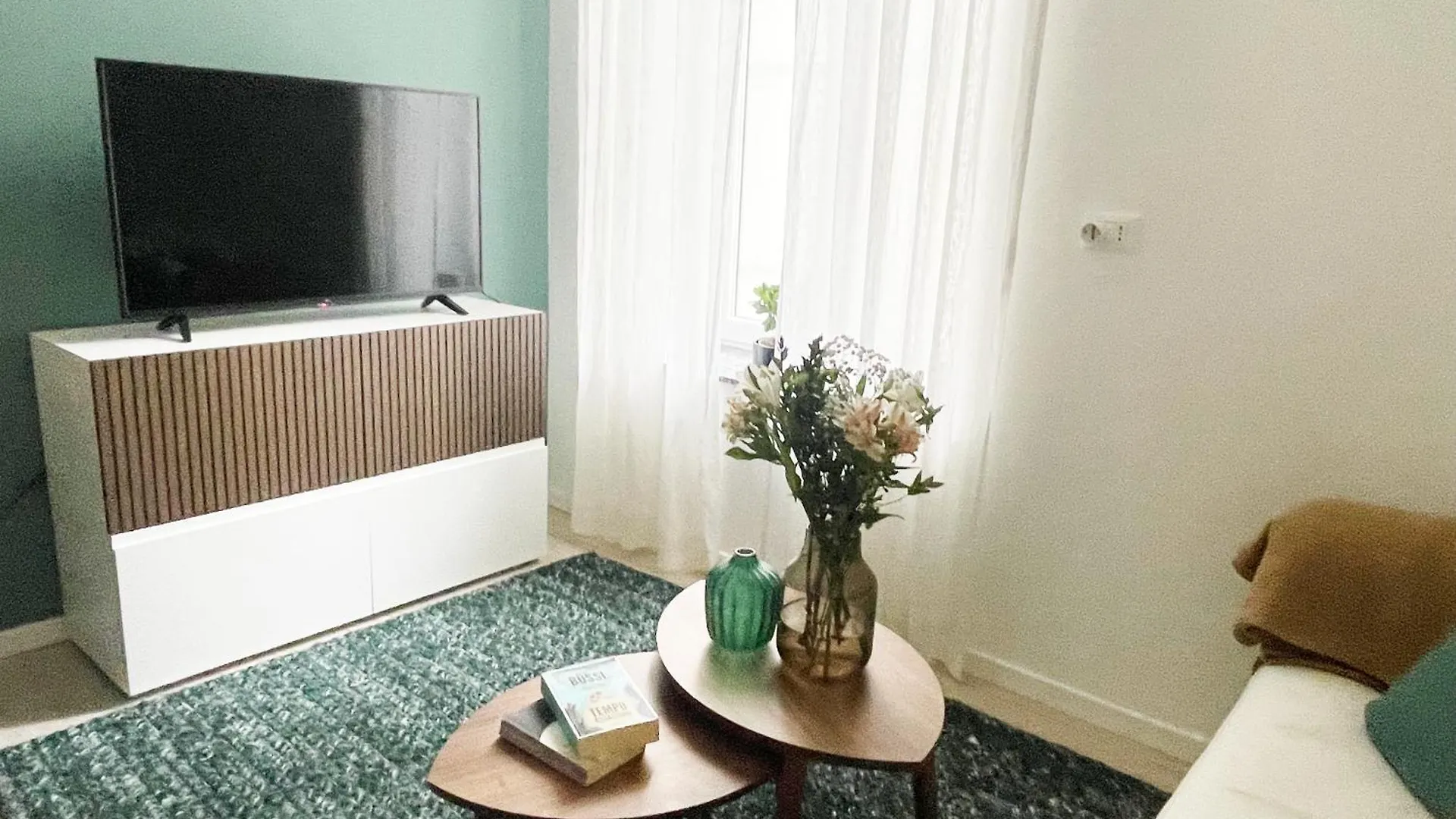 Cozy And Quiet Apartment In Isola District location